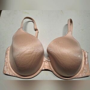 Victoria's Secret Cream Seamless Bra with Molded Cups